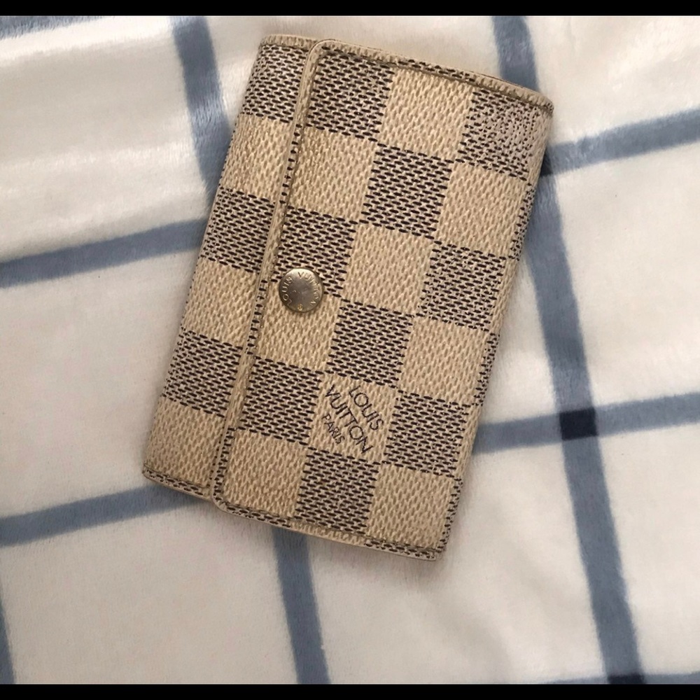 LV key holder